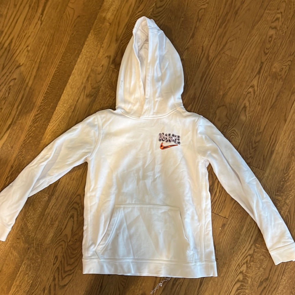 Adorable barely worn white Nike hoodie